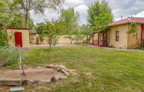 Common Area - Horseshoes and Lawn