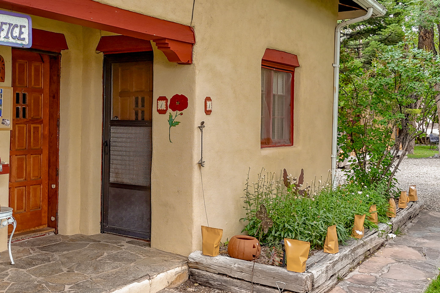 Poppy Studio #1 - Front Entrance